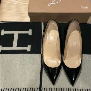 Christian Louboutin - 39.5 Pumps